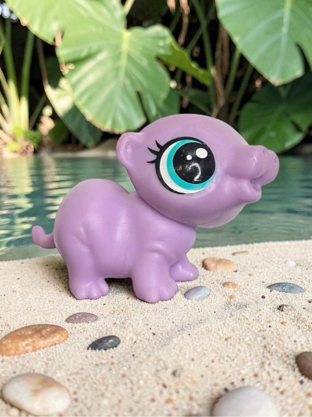 littlest pet shop # 145 splasher kiboko purple hippo with blue eyes